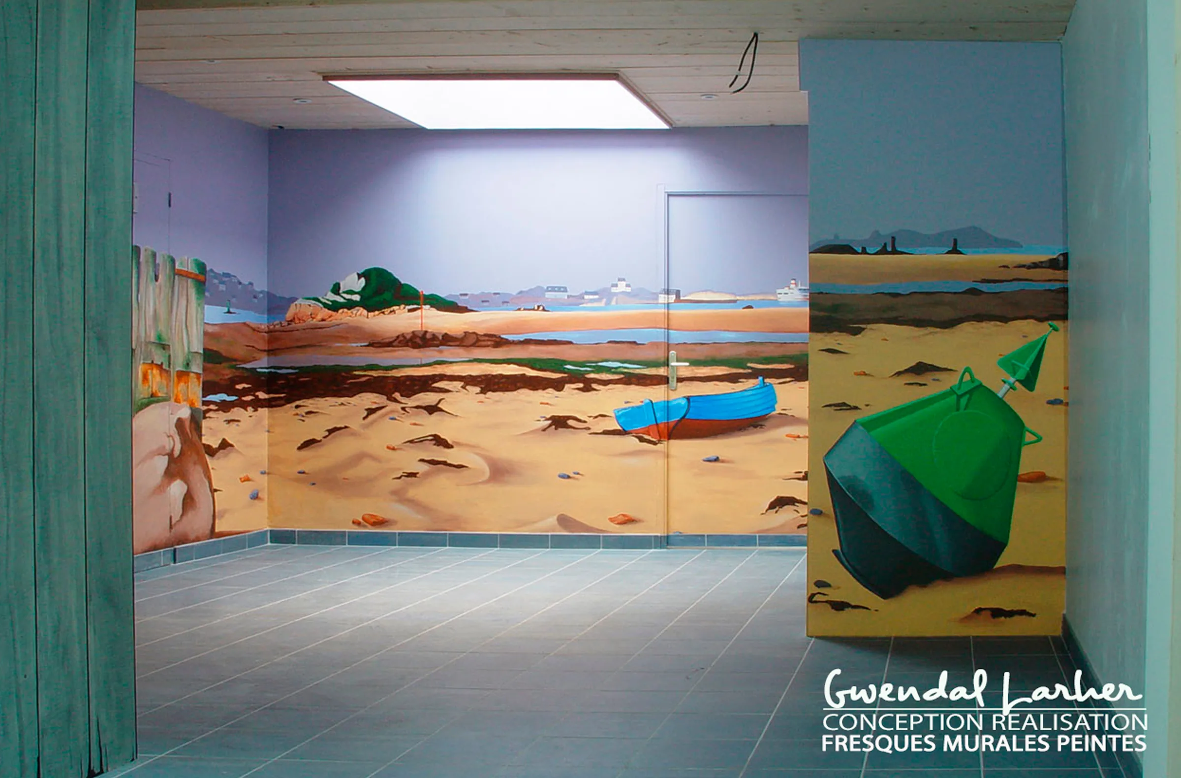 Fresque murale paysage maritime, espace sanitaire d'un camping à Carantec